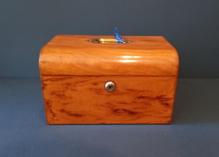 Mid Victorian Olive Wood Jewellery Box - Image 1