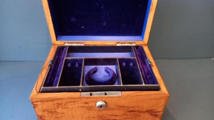 Mid Victorian Olive Wood Jewellery Box - Image 5