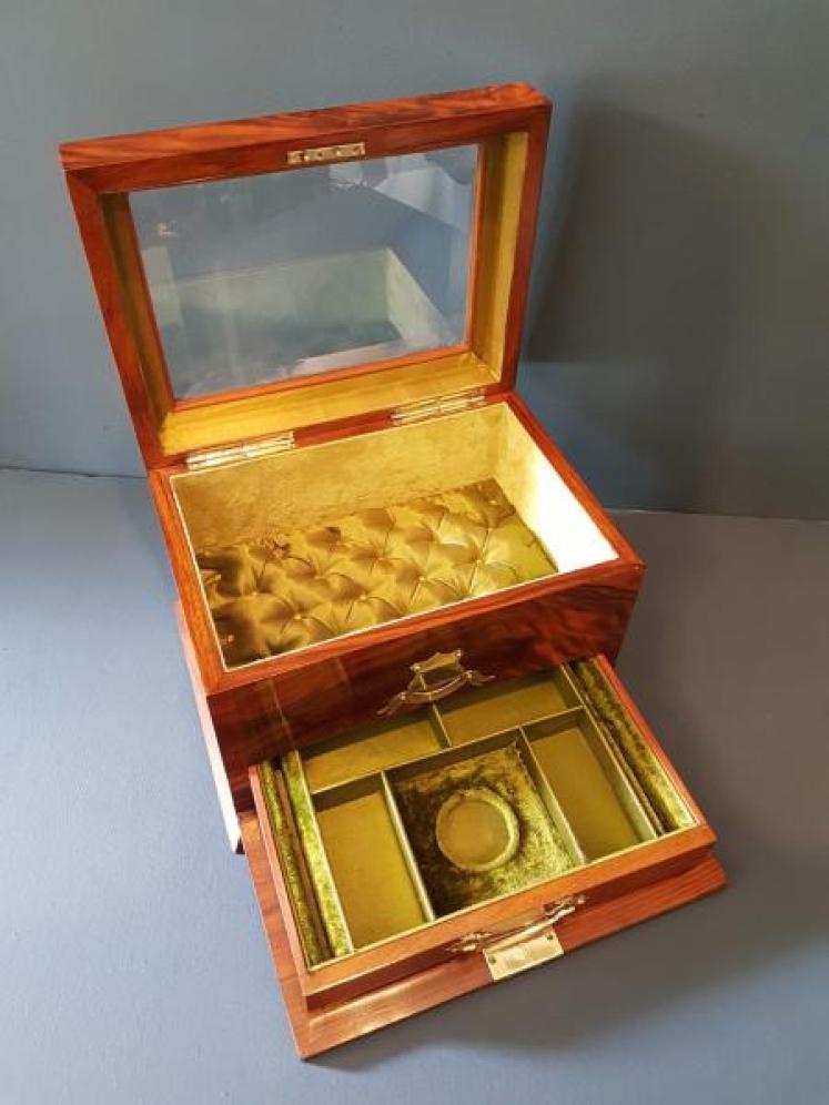 Victorian Walnut Jewellery Box - Image 1