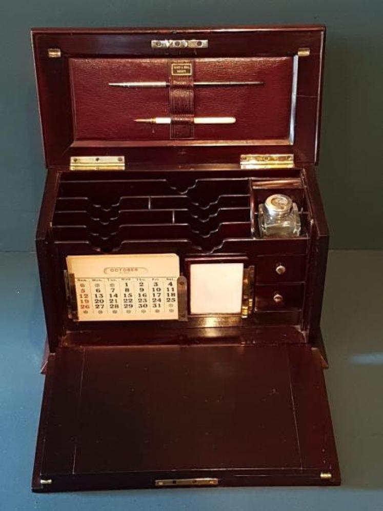 Fine Quality Inlaid Rosewood Stationary Box - Image 1