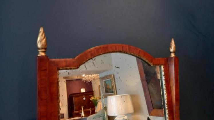 Superb George II Period Walnut Toilet Mirror - Image 5