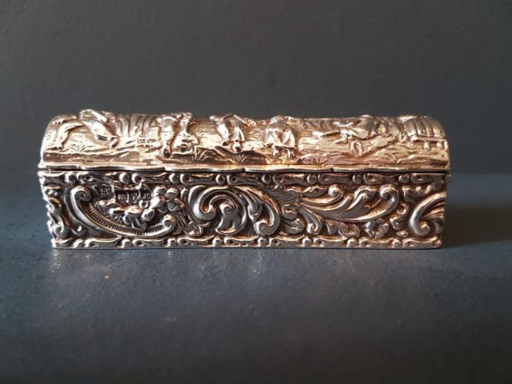 Fine Quality Embossed Silver Box - Image 1