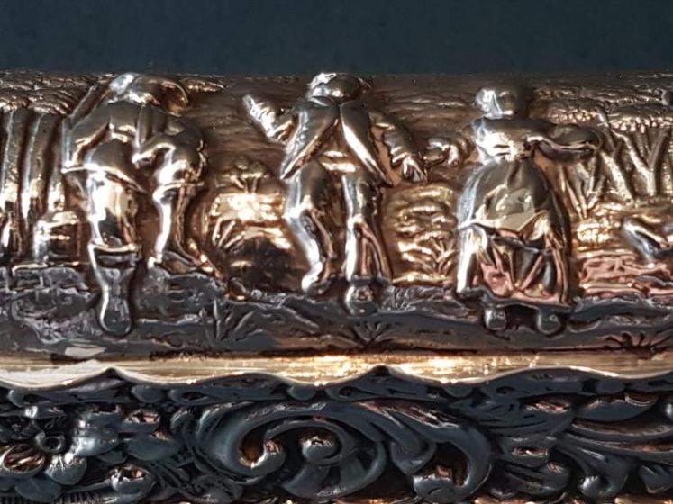 Fine Quality Embossed Silver Box - Image 3