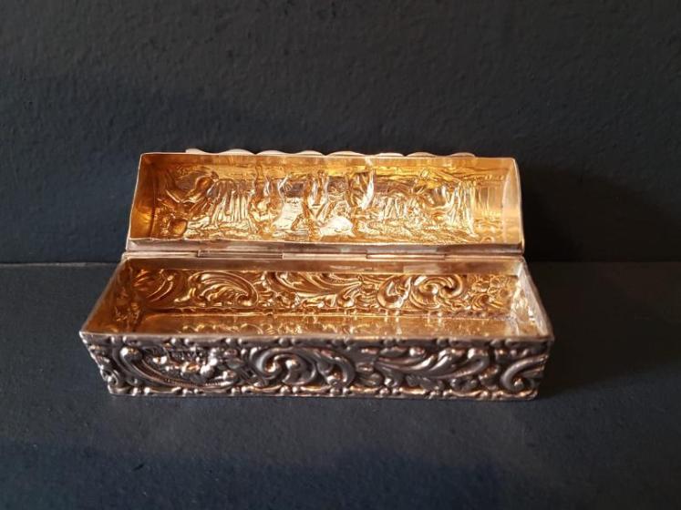Fine Quality Embossed Silver Box - Image 4