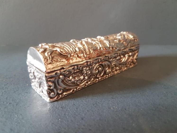 Fine Quality Embossed Silver Box - Image 6