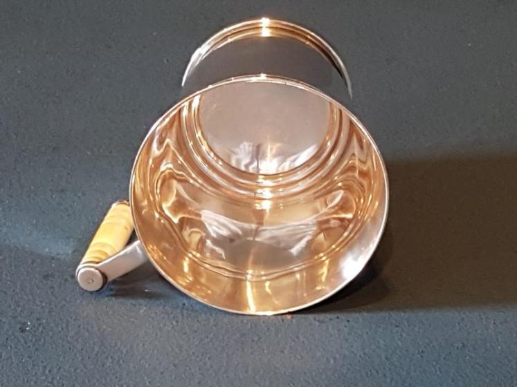 Fine Quality Silver Mug - Image 3