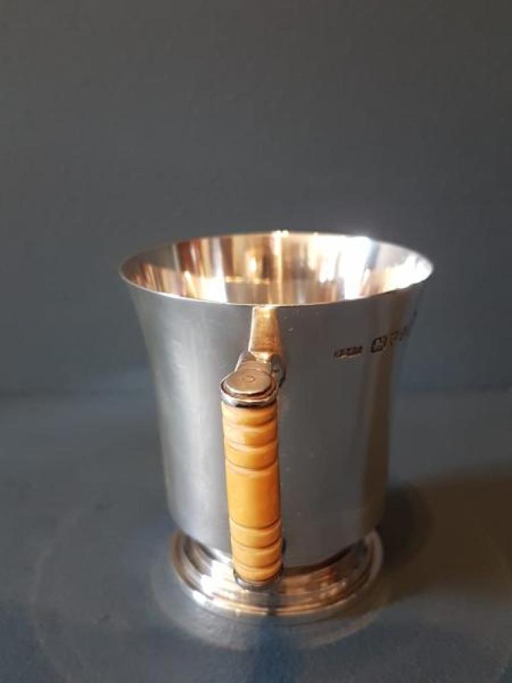 Fine Quality Silver Mug - Image 6