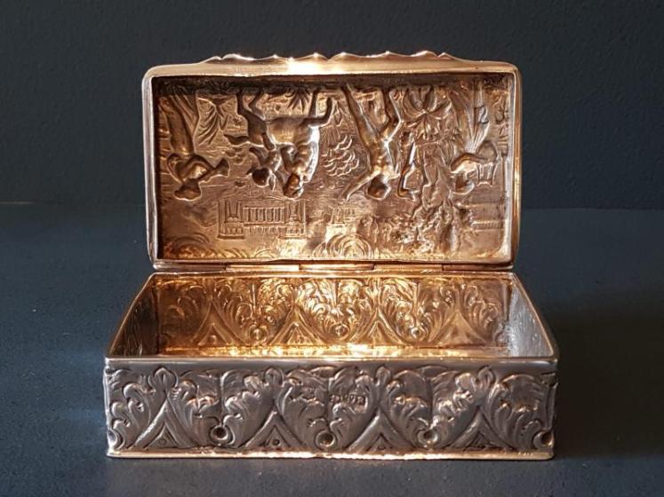 Superb Victorian Chester Silver Table Box - Image 5