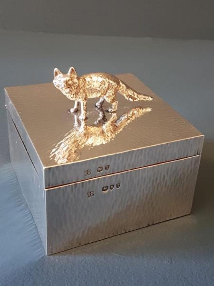 Victorian Silver Fox Planished Silver Table Box - Image 3