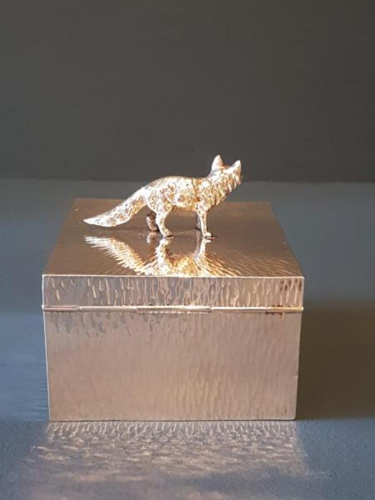 Victorian Silver Fox Planished Silver Table Box - Image 4