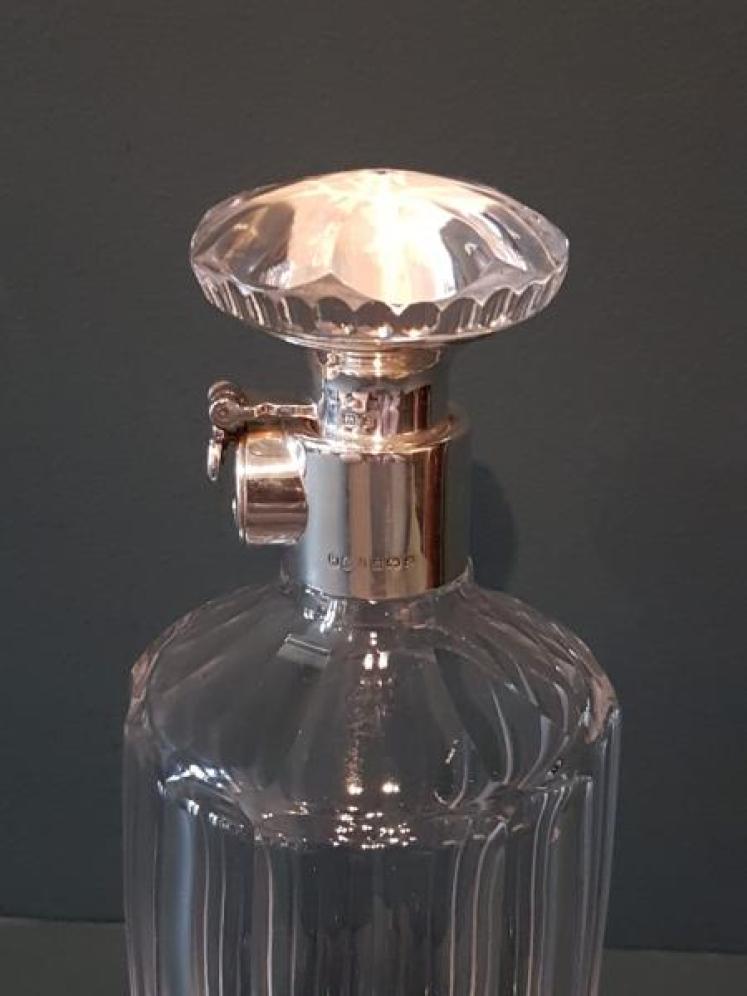 Rare Hukin and Heath Locking Decanter - Image 2