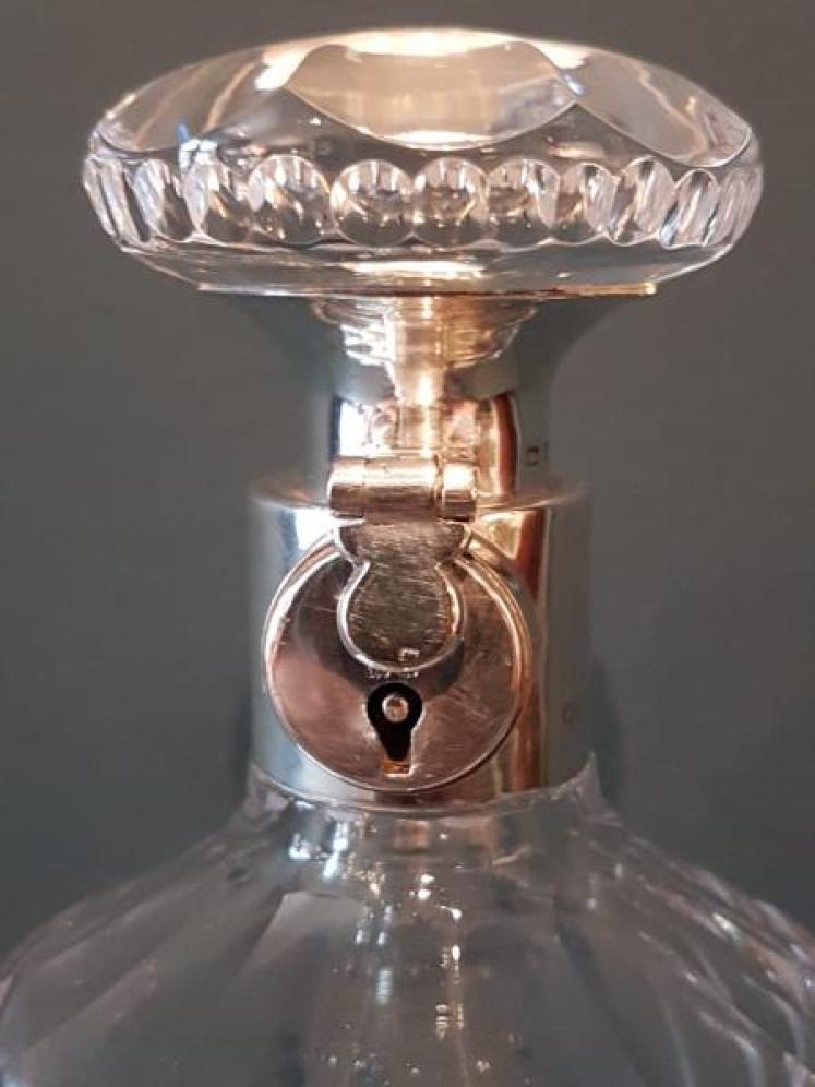 Rare Hukin and Heath Locking Decanter - Image 6