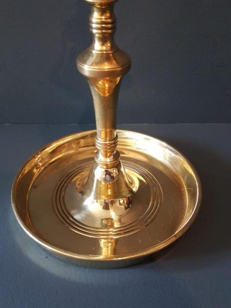 Matching Pair of George III Brass Tavern Candlesticks - Image 4
