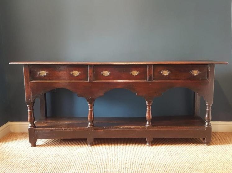 Superb George II Oak Open Pot Board Dresser - Image 1