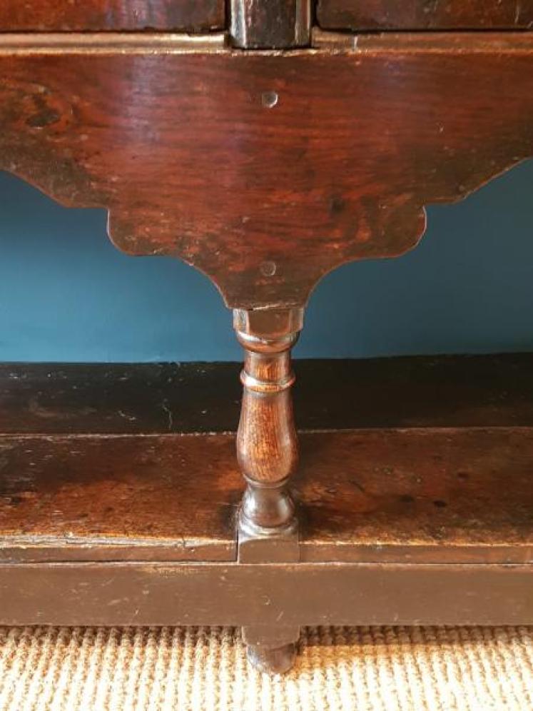Superb George II Oak Open Pot Board Dresser - Image 3
