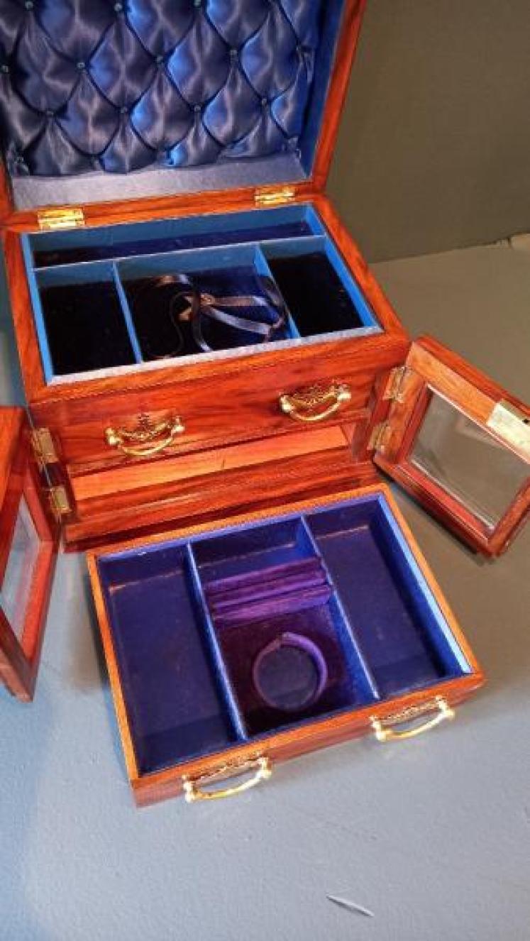 Superb Victorian Figured Walnut Jewellery Box - Image 2