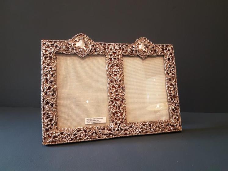 Fine Quality Victorian Silver Double Photo Frame - Image 1