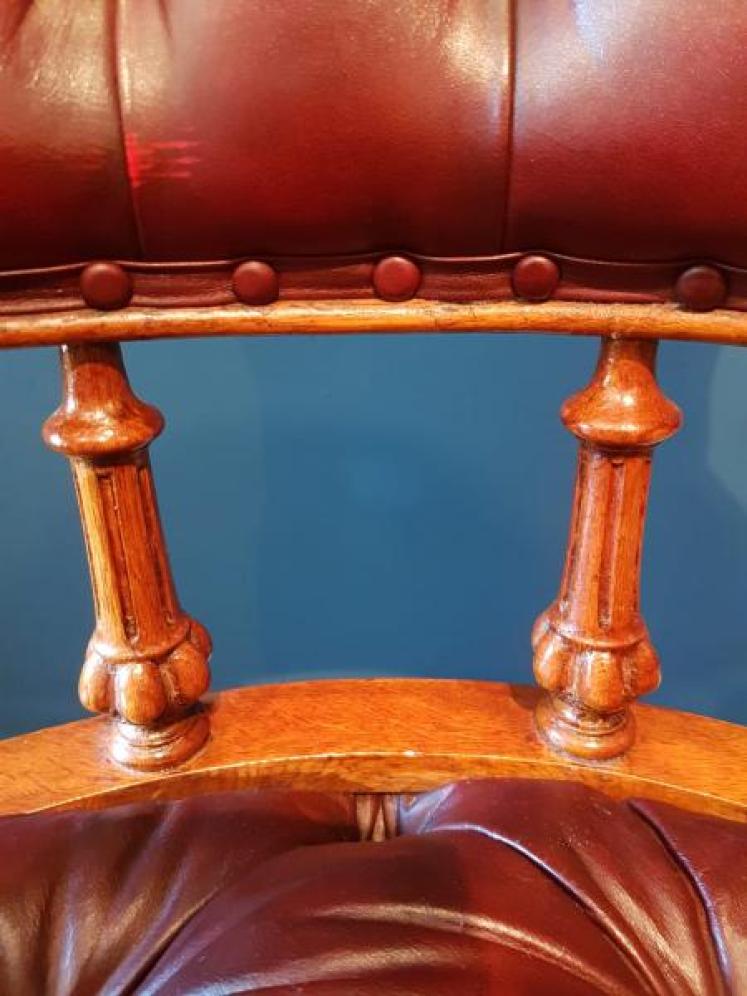 Early Victorian Oak Oxblood Hide Library Chair - Image 5