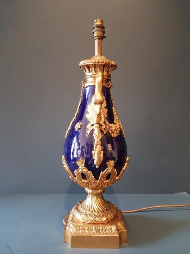 Fine Quality 1920's Porcelain and Ormolu Lamp - Image 7