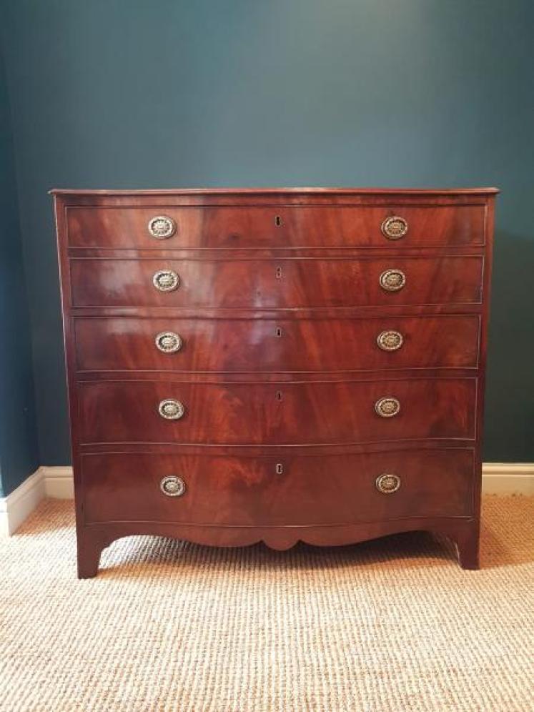 George III Serpentine Fronted Secretaire Chest - Image 3