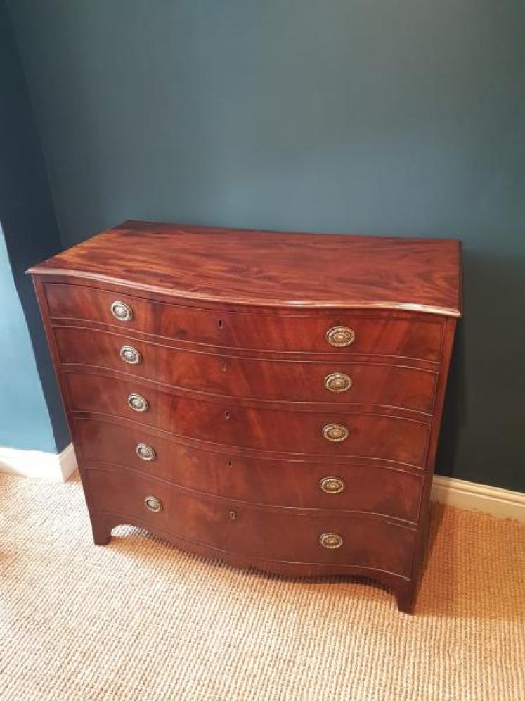 George III Serpentine Fronted Secretaire Chest - Image 4