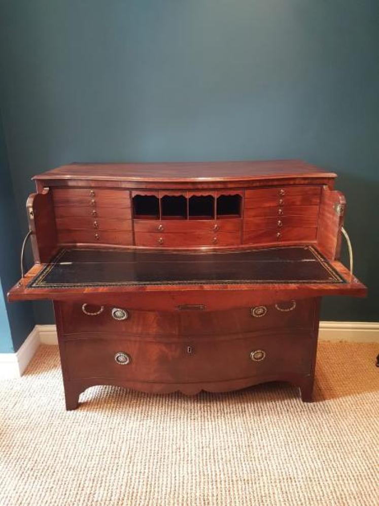 George III Serpentine Fronted Secretaire Chest - Image 7