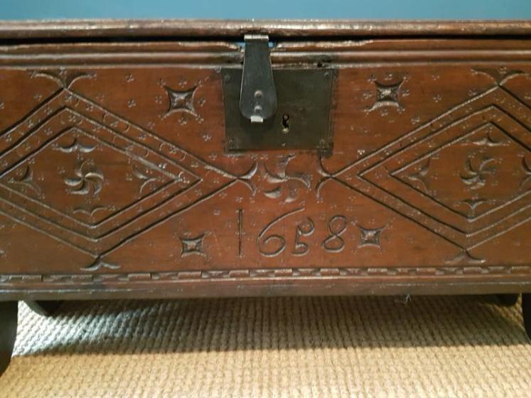Period Oak Six Plank Coffer Dated 1658 - Image 5