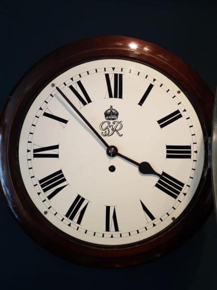 Original GPO Fusee Dial Clock by Elliott - Image 4