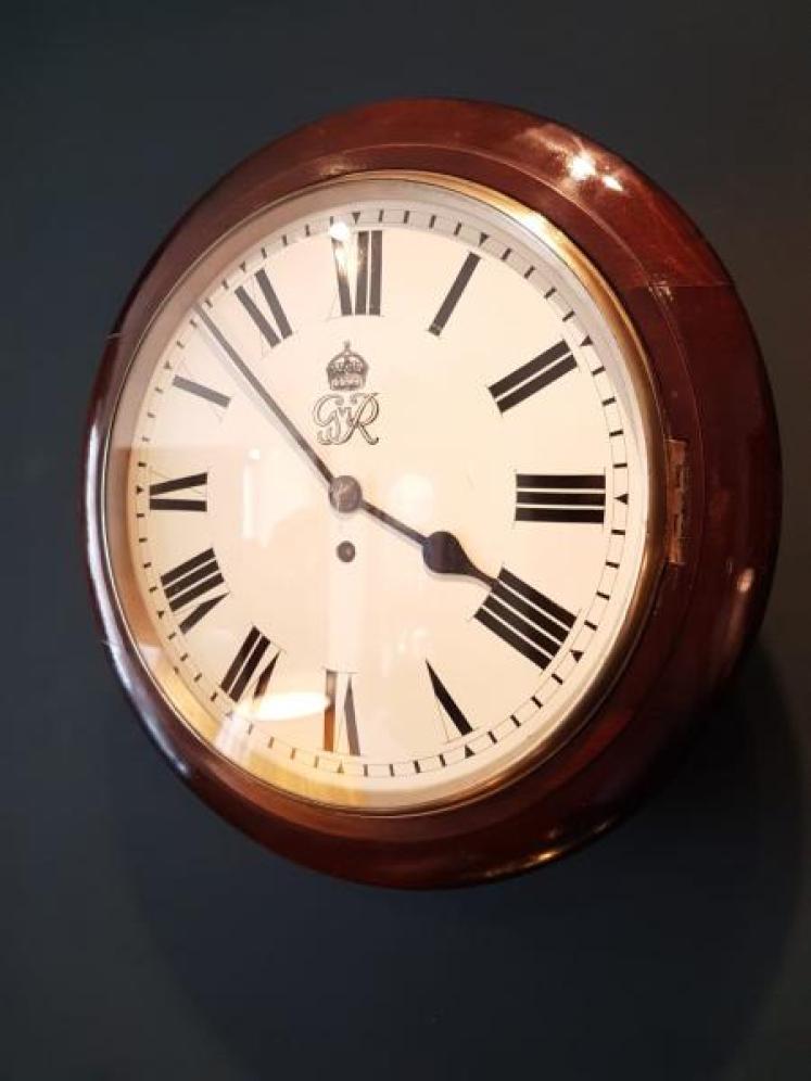 Original GPO Fusee Dial Clock by Elliott - Image 6