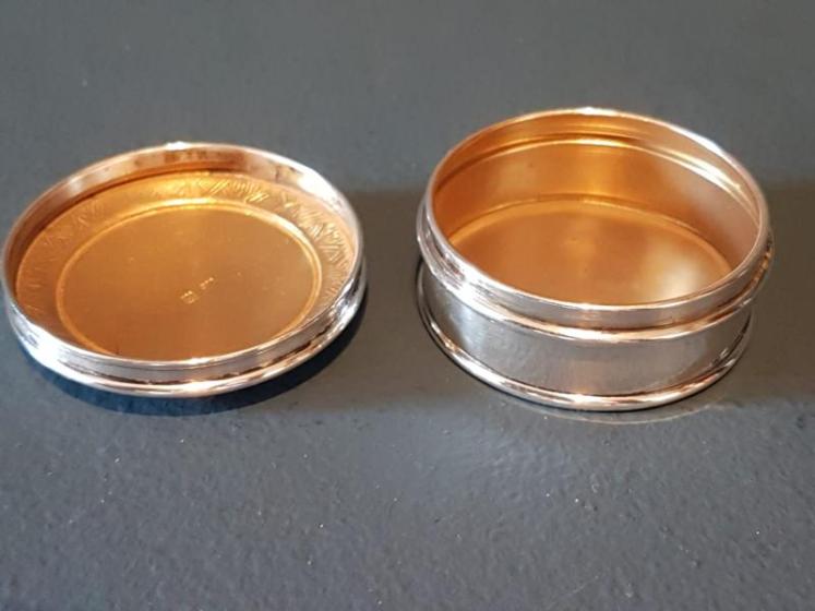 Engine Turned Silver and Enamel Pill Box - Image 3