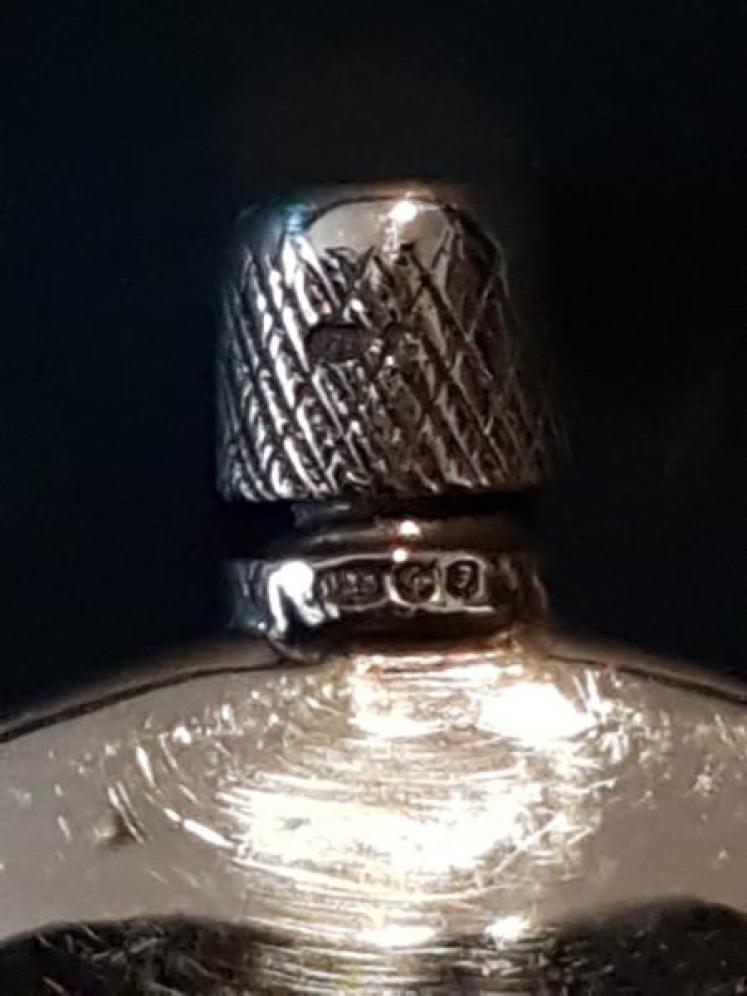 Superb Silver Travelling Scent Bottle - Image 3