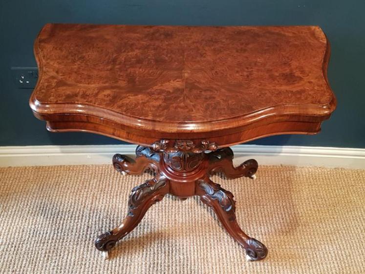 Stylish Victorian Burr Walnut Fold Over Gaming Table - Image 6