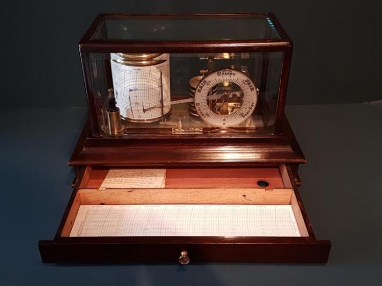 Edwardian Mahogany Barograph - Image 7