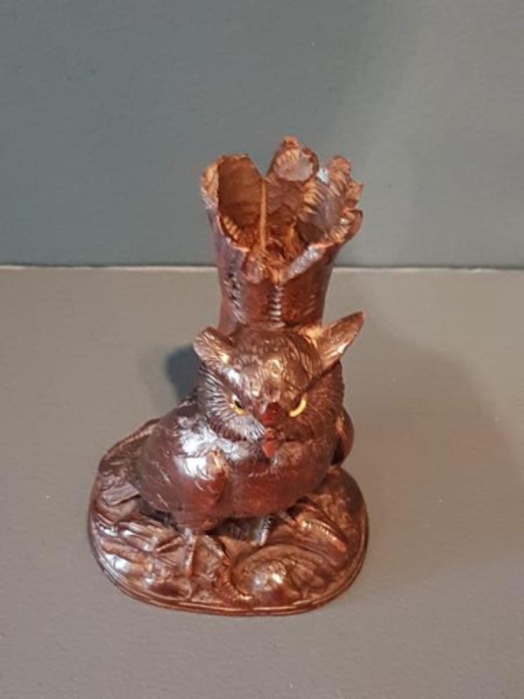 Victorian Black Forest Owl Spill Vase - Image 4