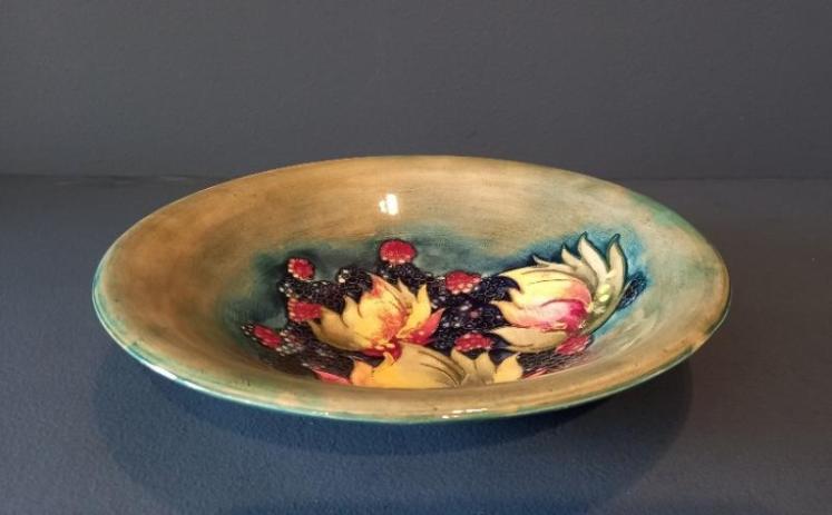 Early Moorcroft Leaf & Blackberries Shallow Bowl - Image 3