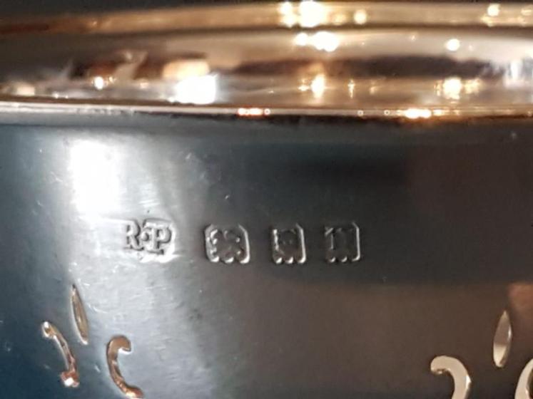 Fine Quality Silver Tea Strainer and Stand - Image 5