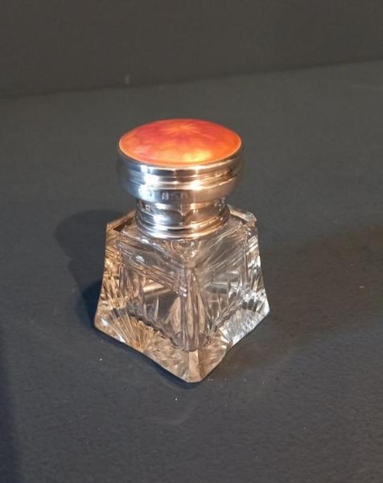 George V Period Silver & Salmon Pink Scent - Image 1