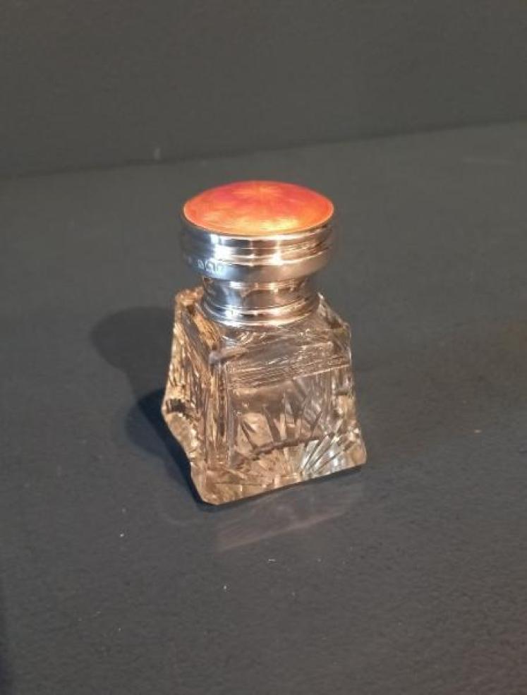 George V Period Silver & Salmon Pink Scent - Image 2