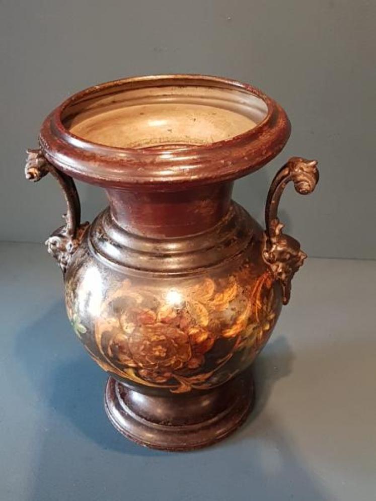 Victorian Country House Toll Ware Vase  - Image 5