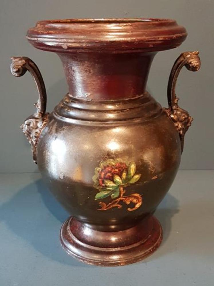 Victorian Country House Toll Ware Vase  - Image 6