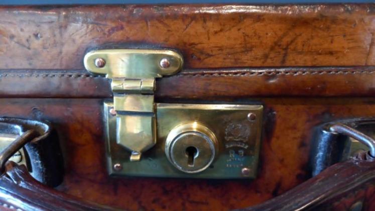 Edwardian Leather & Brass Bound Cartridge Case - Image 5