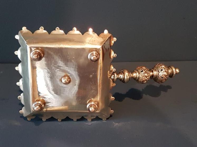 Victorian Cast Brass Chamber Stick - Image 2