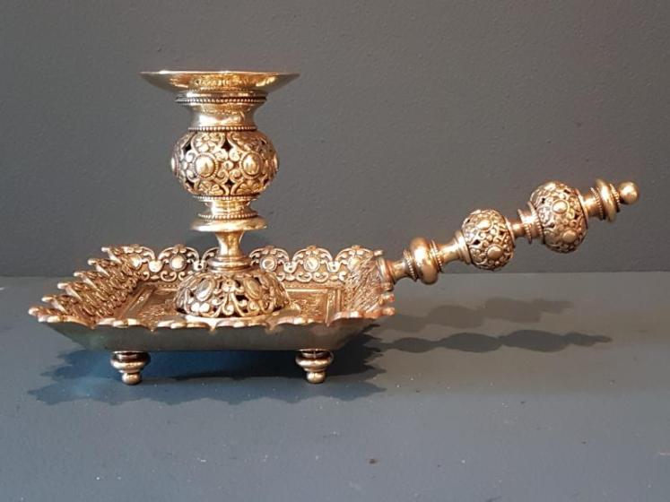 Victorian Cast Brass Chamber Stick - Image 6