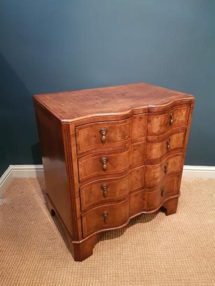 Edwardian Walnut Ribbon Front Chest of Drawers - Image 6