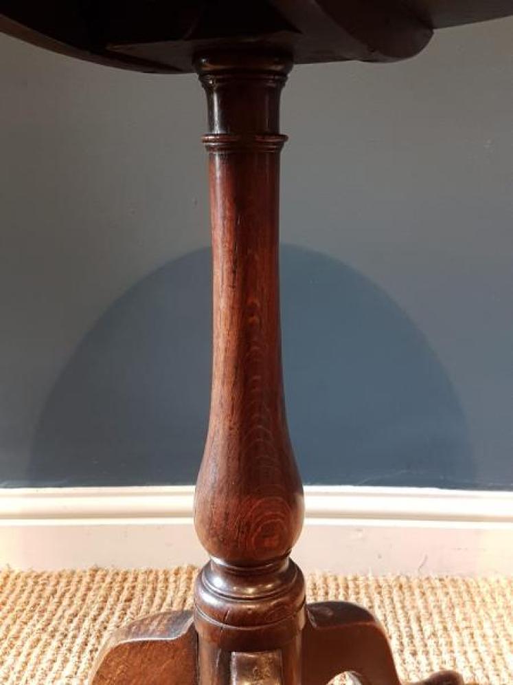 George II Oak Snap Top Occasional Table  - Image 4