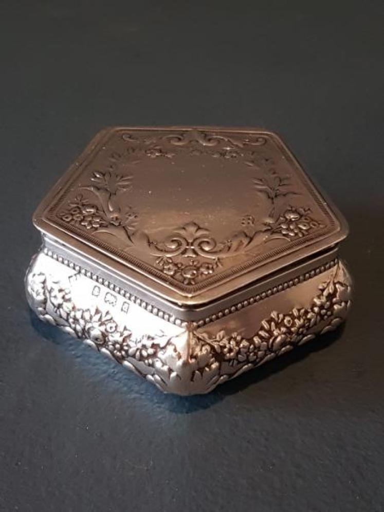 Edwardian Silver Hexagonal Ring Box  - Image 1