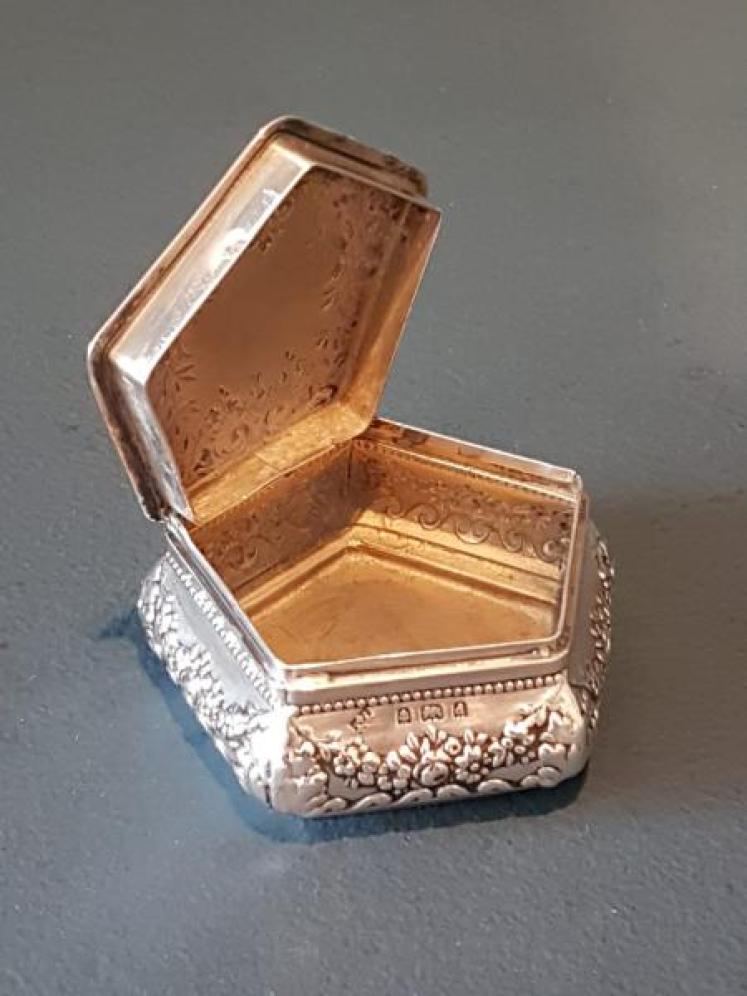 Edwardian Silver Hexagonal Ring Box  - Image 4