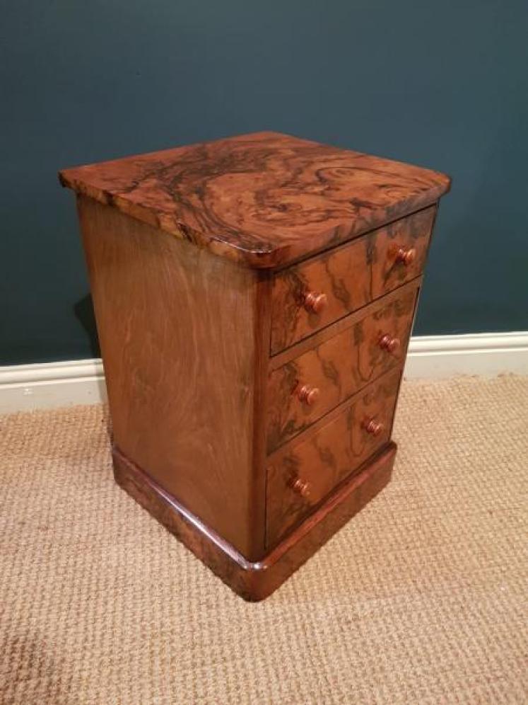 Pair of Book Matched Walnut Bedside Chests - Image 3