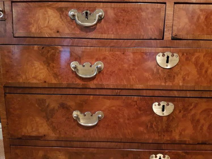 George III Figured Walnut Bachelors Chest - Image 7