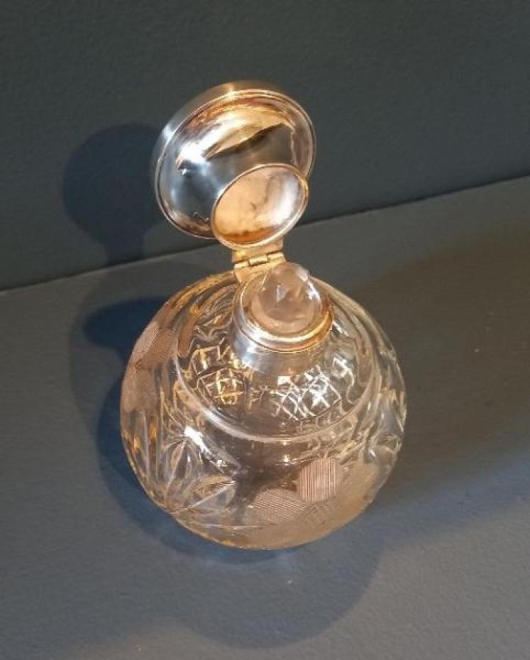 George VI Period Silver & Blue Enamel Scent bottle - Image 3